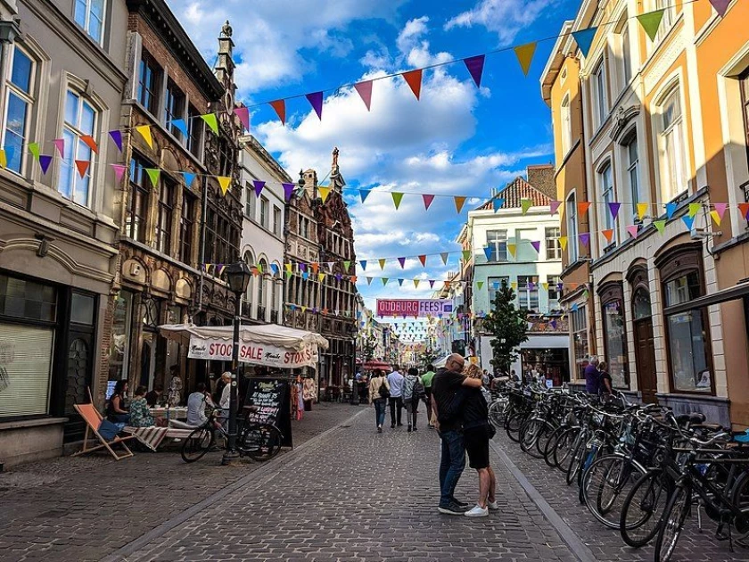 800px-Ghent_-_Oudburg_festival