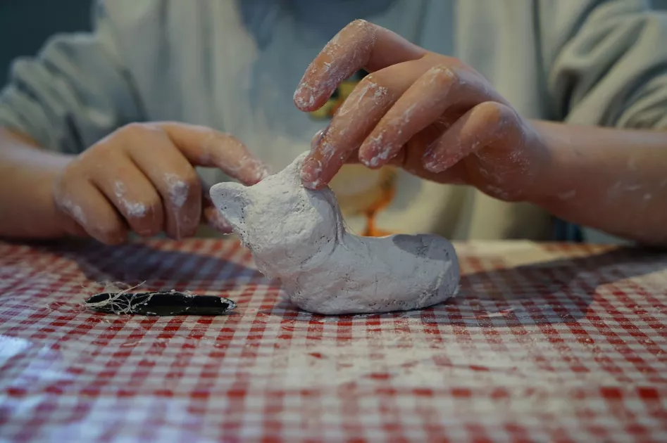Modeler le plâtre à PARCUM
